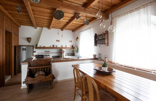 Mossa Apartment | Apartment 'La Ginestra - Pinot Grigio' with Shared Garden, Wi-Fi and Air Conditioning