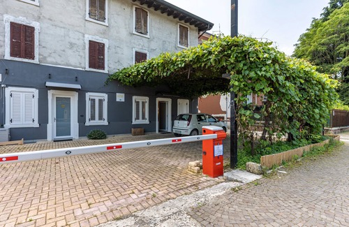 Dossobuono Apartment | Apartment 'La Pergola Near Verona' with Wi-Fi and Air Conditioning