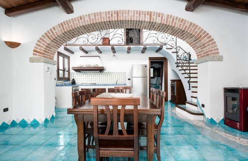 Orosei Apartment | Apartment 'La Vela B' with Sea View, Wi-Fi and Air Conditioning