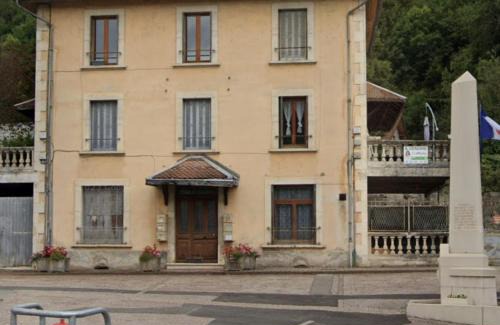 Bregnier-Cordon Apartment | Apartment La Viarhôna à Brégnier-Cordon