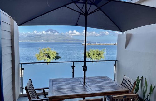 Horta Apartment | Apartment 'Ladomar Matriz' with sea view, private terrace and WLAN
