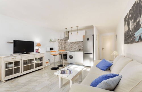 Castillo de Sabinillas Apartment | Apartment 'Las Gaviotas' with Private Terrace