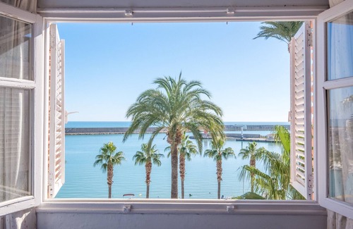 Benicarlo Apartment | Apartment 'Las Palmeras 4' with Sea View, Private Terrace and Balcony