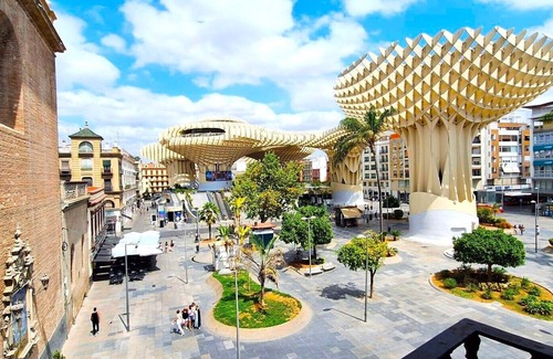 Historical Center Apartment | Apartment 'Las Setas 1' with Balcony, Wi-Fi and Air Conditioning