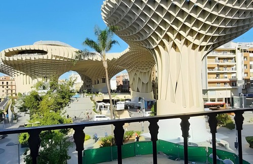 Historical Center Apartment | Apartment 'Las Setas 1' with Balcony, Wi-Fi and Air Conditioning