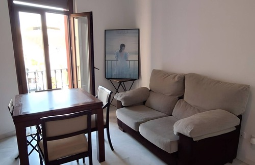 Historical Center Apartment | Apartment 'Las Setas Groups' with Balcony, Wi-Fi and Air Conditioning