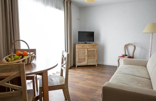 Lagord Apartment | Apartment Le Domaine du Chateau.2