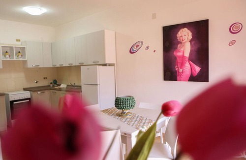 Balestrate Apartment | Apartment 'Le Magnolie 13 - 2° Piano' with Sea View, Wi-Fi and Air Conditioning