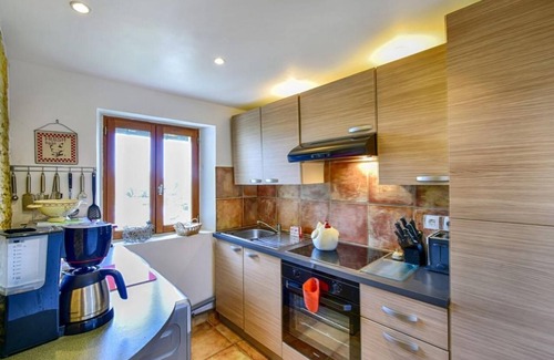Saint-Wambert-des-Trois-Vallees Apartment | Apartment 'Le Poulailler' with Shared Pool, Private Terrace and Wi-Fi