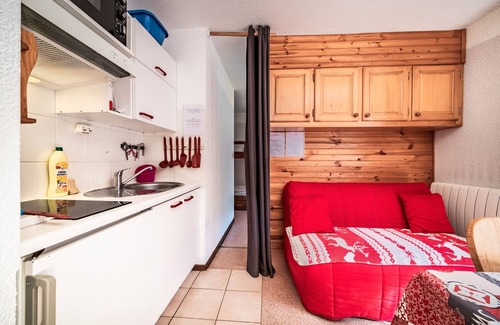 Le Praz de Lys Apartment | Apartment 'Les 3 Lys - 25 M² - Le Praz De Lys' with Mountain View, Shared Garden and Balcony