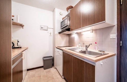 Le Praz de Lys Apartment | Apartment 'Les Mouflons' with Mountain View and Balcony