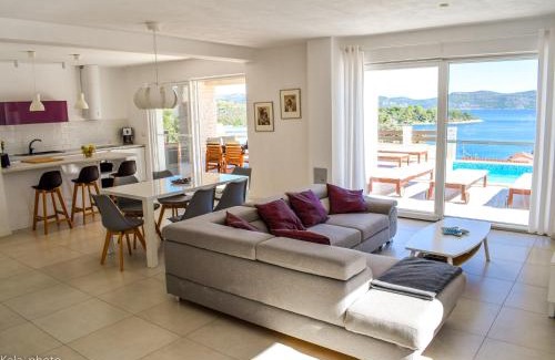 Mali Iz Villa | Apartment Leslie