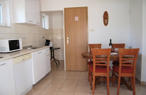 Splitska Apartment | Apartment Lili- One Bedroom Apartment with Terrace (ST)