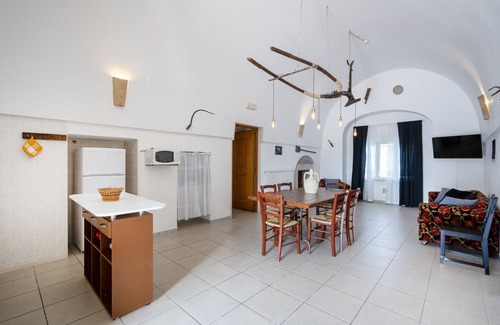 Impalata Apartment | Apartment 'Limone' with Shared Pool, Private Terrace and Wi-Fi