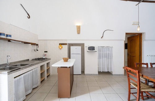 Impalata Apartment | Apartment 'Limone' with Shared Pool, Private Terrace and Wi-Fi