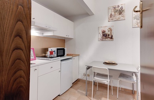 Santo Spirito Apartment | Apartment 'Little 2 Alle Porte Di San Frediano' with Wi-Fi and Air Conditioning