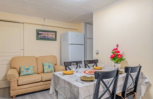 Le Folgoet Apartment | Apartment 'Location Meublé Ty Kim' with Shared Terrace and Wi-Fi