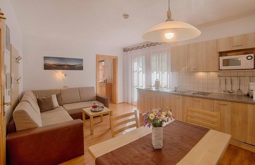 Valle Aurina Apartment | Apartment "Löfflerblick B Plus Hochfeiler" with Mountain View, Wi-Fi, Sauna & Jacuzzi