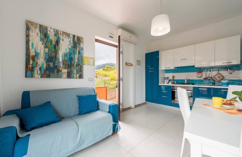 Tusa Apartment | Apartment 'Luna Calante' with Sea View, Wi-Fi and Air Conditioning