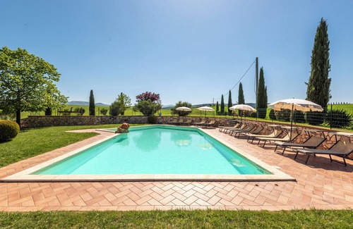 Gallina Apartment | Apartment 'Mostella' with Shared Pool, Wi-Fi and Air Conditioning