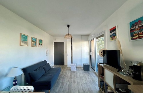 Saint-Marc-sur-Mer Apartment | Apartment 'Ma Mika - Appartement Proche Mer' with Balcony and Wi-Fi