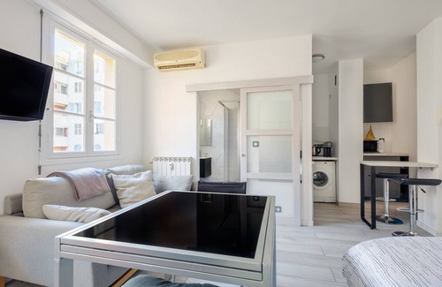 Quartier du Port Apartment | Apartment 'Magnificent Studio On The Port Nice' with Wi-Fi
