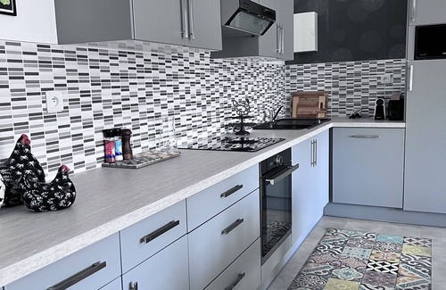 Caro Apartment | Apartment 'Maison Biscaya Apt 6pers Mont Jara' with Mountain View, Wi-Fi and Air Conditioning