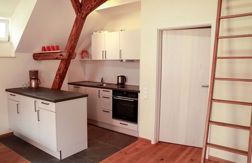 Monchsondheim Apartment | Apartment 'Maisonette Ferienwohnung Tenne' with Shared Garden, Balcony and Wi-Fi