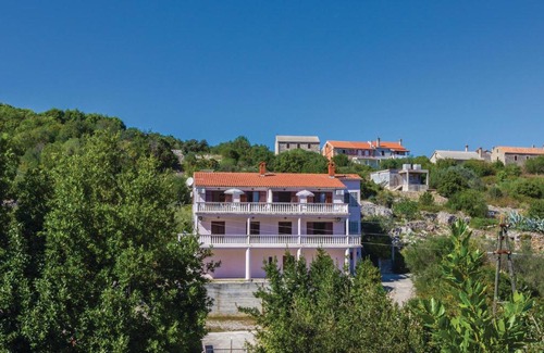 Komoseva Apartment | Apartment Mali Iz III