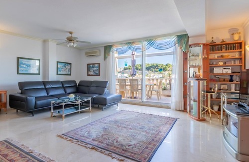 Calpe Apartment | Apartment "Manzanera 113" with Sea View, Pool & Wi-Fi