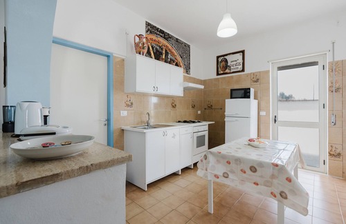 Balestrate Apartment | Apartment 'Marina' with Sea View, Private Terrace and Wi-Fi