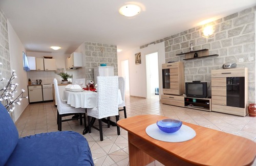 Drvenik Mali Apartment | Apartment Meri - Two Bedroom Apartment with Balcony