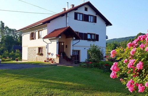 Catrnja Apartment | Apartment Milka, (16260), Smoljanac, hr