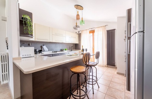 Ovest Apartment | Apartment 'Mirage' with Mountain View, Wi-Fi and Air Conditioning