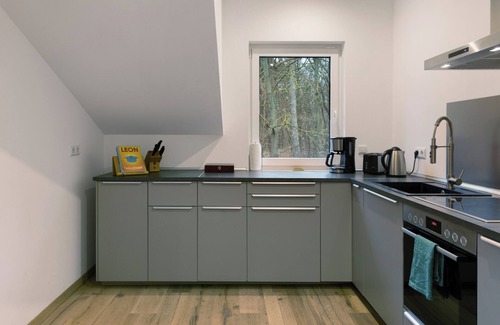 Elstal Apartment | Apartment 'Modernes Appartement 100m2' with Shared Garden, Balcony and Wi-Fi