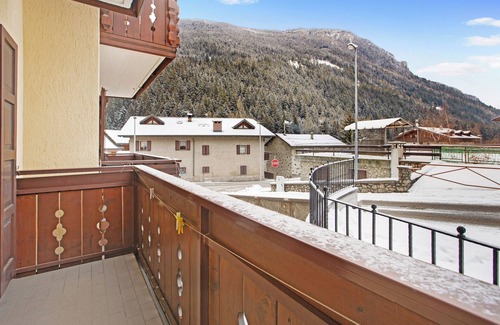 Valdisotto Apartment | Apartment "Monolocale Sole 2" with Mountain View, Balcony & Wi-Fi