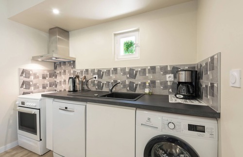 Argeles Gazost Apartment | Apartment 'Mont De Gez' with Mountain View, Shared Garden and Wi-Fi