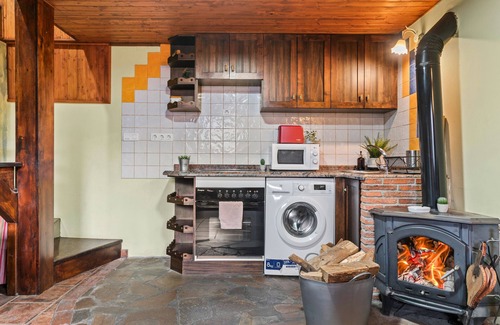 Fresnedo Apartment | Apartment 'Montegrande Rodeado De Montañas' with Shared Terrace and Wi-Fi