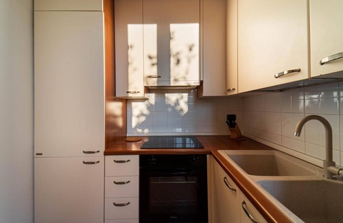Lecco Apartment | Apartment 'Moonlight - Lecco Getaway' with Private Garden and Wi-Fi