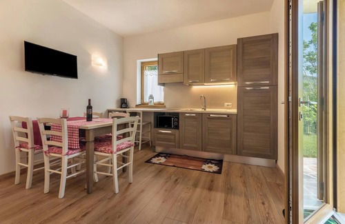 Tremosine Apartment | Apartment "Nonno Bigi Rosa" with Mountain View, Wi-Fi & Garden