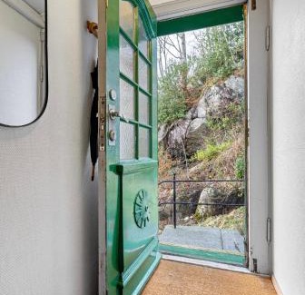 Sandviken Apartment | Apartment near Bergen Sentrum for up to 8 people