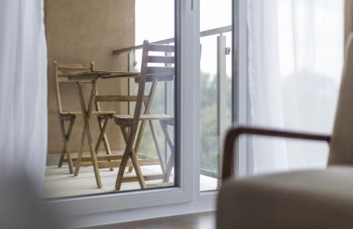 Calea Sever Bocu Apartment | Apartment near Iulius Mall with Balcony & Private Parking