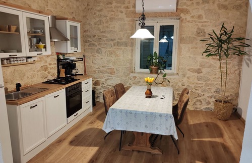 Drinovci Apartment | Apartment near Krka national park