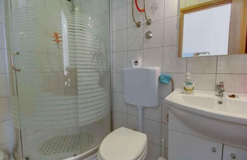 Miholascica Apartment | Apartment near Martinscica Catamaran Terminal in Mihojašcica