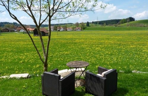 Stocken Apartment | Apartment "Nice place" with a wonderful view of meadows and mountains