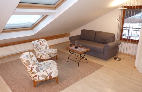 Stocken Apartment | Apartment "Nice place" with a wonderful view of meadows and mountains