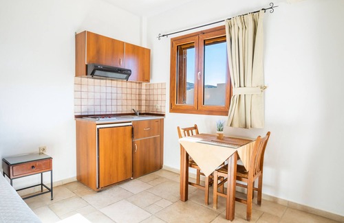 Karpathos Apartment | Apartment 'No 4' with Mountain View, Wi-Fi and Air Conditioning