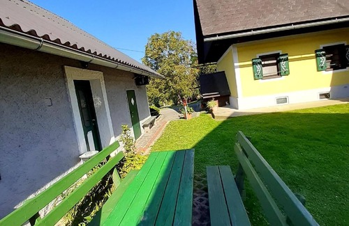 Gundersdorf Apartment | Apartment on a vineyard in a quiet, rural location, with a rustic balcony and a children’s playground on site