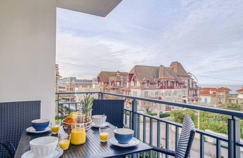 Biarritz Apartment | Apartment Océana by Interhome