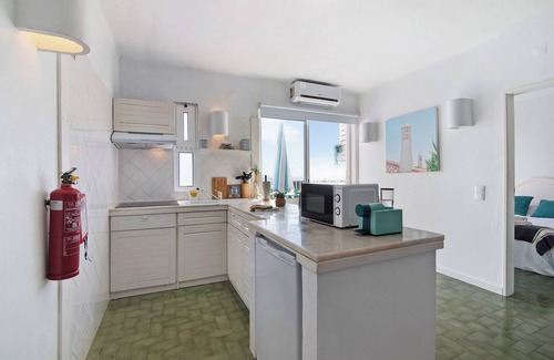 Patio Apartment | Apartment "Ocean View Hakuna Matata" with Shared Pool & Wi-Fi